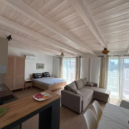 Freskia Rooftop Apartment *